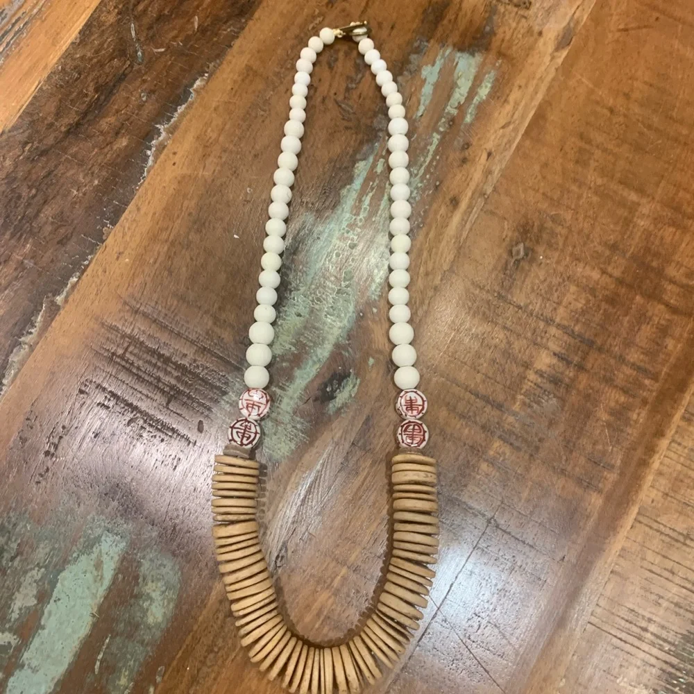 🌾 Artisan Chinoiserie Beaded Necklace - Picture 3 of 5